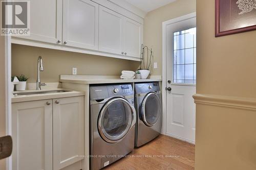 2289 Beejay Court, Mississauga, ON - Indoor Photo Showing Laundry Room