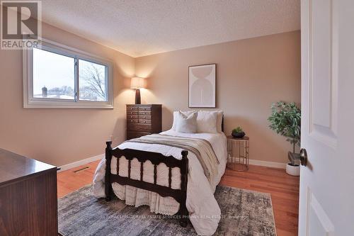 2289 Beejay Court, Mississauga, ON - Indoor Photo Showing Bedroom