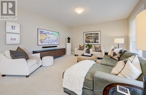 24 Festival Way, Hamilton, ON - Indoor Photo Showing Living Room