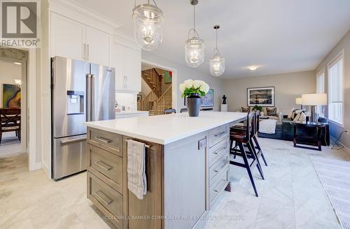 24 Festival Way, Hamilton, ON - Indoor Photo Showing Kitchen With Upgraded Kitchen