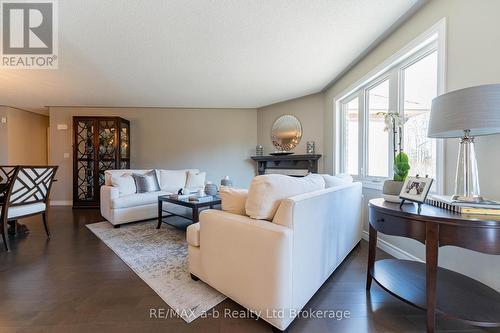 Living Room - 90 Weston Drive, Tillsonburg, ON - Indoor Photo Showing Living Room