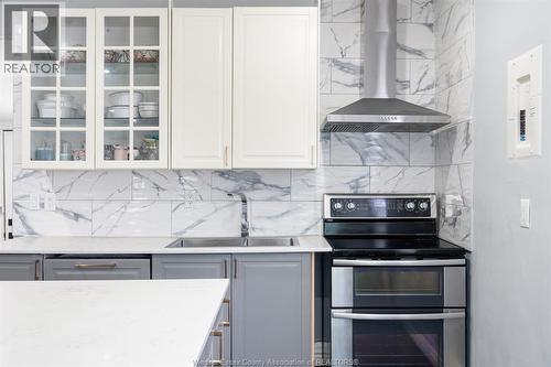 1139 Wellington, Windsor, ON - Indoor Photo Showing Kitchen
