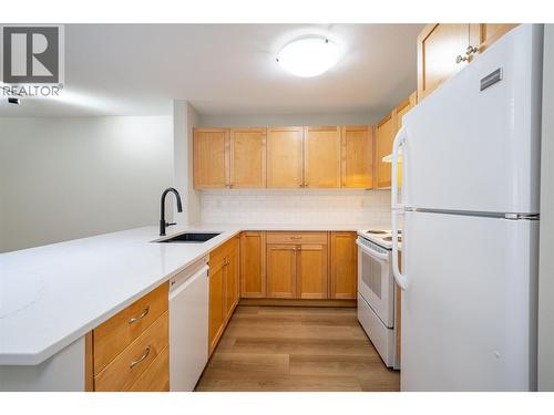 301 Browne Road Unit# 312, Vernon, BC - Indoor Photo Showing Kitchen