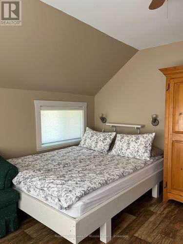 2245 Ahmic Lake Road, Magnetawan, ON - Indoor Photo Showing Bedroom