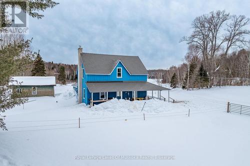 2245 Ahmic Lake Road, Magnetawan, ON - Outdoor