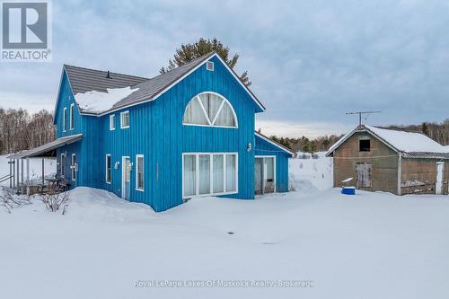 2245 Ahmic Lake Road, Magnetawan, ON - 