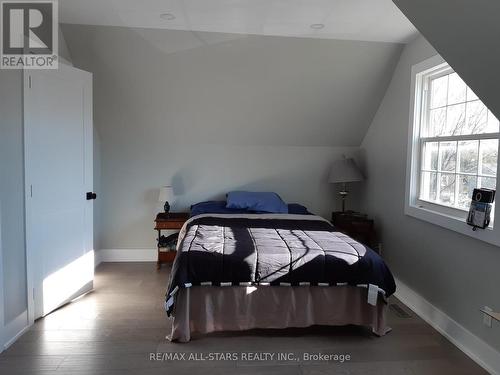 10268 Ravenshoe Road, Georgina (Baldwin), ON - Indoor Photo Showing Bedroom