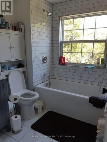 10268 Ravenshoe Road, Georgina (Baldwin), ON - Indoor Photo Showing Bathroom