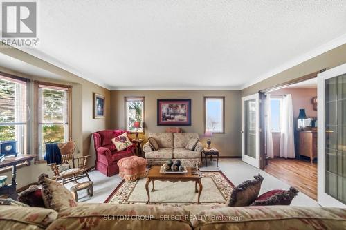 77242 London Road, Huron East (Tuckersmith), ON - Indoor Photo Showing Living Room
