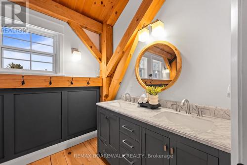 4 pc Bath - Second Level - 4701 4Th Concession Road, Augusta, ON - Indoor Photo Showing Bathroom