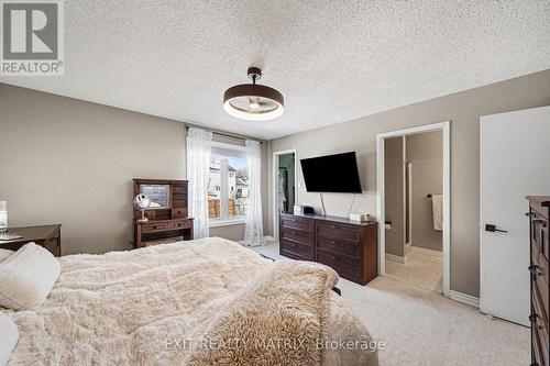 39 Lapointe Boulevard, Russell, ON - Indoor Photo Showing Bedroom