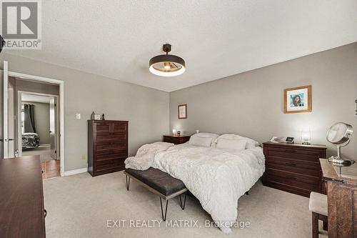 39 Lapointe Boulevard, Russell, ON - Indoor Photo Showing Bedroom