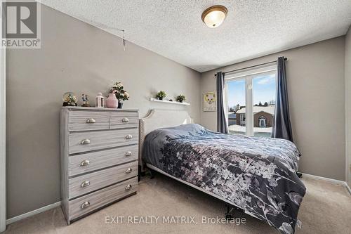 39 Lapointe Boulevard, Russell, ON - Indoor Photo Showing Bedroom
