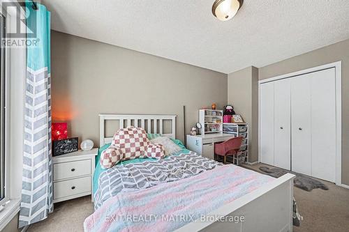 39 Lapointe Boulevard, Russell, ON - Indoor Photo Showing Bedroom