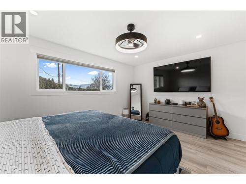 932 Mccartney Road, West Kelowna, BC - Indoor Photo Showing Bedroom
