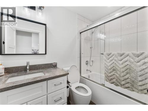 932 Mccartney Road, West Kelowna, BC - Indoor Photo Showing Bathroom