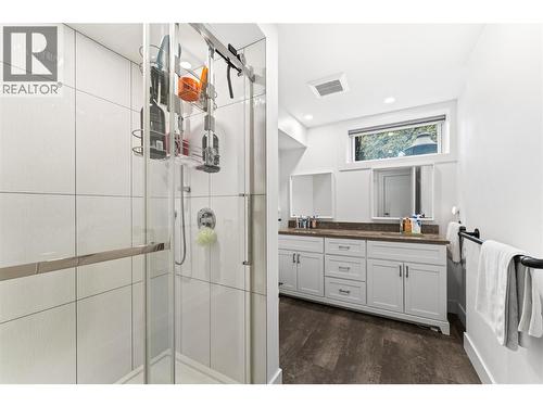 932 Mccartney Road, West Kelowna, BC - Indoor Photo Showing Bathroom