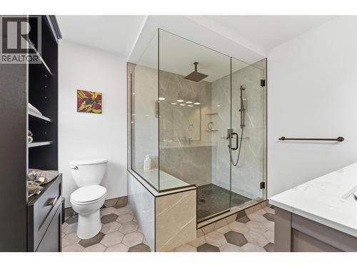 124 Sarsons Road Unit# 17, Vernon, BC - Indoor Photo Showing Bathroom