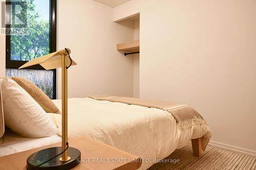 101 - 109 Erskine Avenue, Toronto, ON - Indoor Photo Showing Bedroom