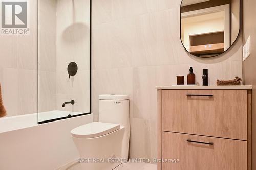 101 - 109 Erskine Avenue, Toronto, ON - Indoor Photo Showing Bathroom