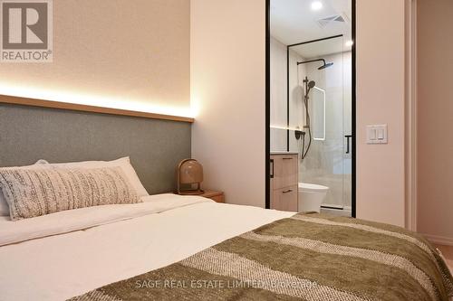 101 - 109 Erskine Avenue, Toronto, ON - Indoor Photo Showing Bedroom