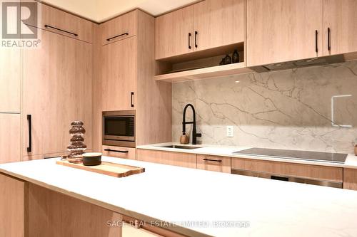 101 - 109 Erskine Avenue, Toronto, ON - Indoor Photo Showing Kitchen