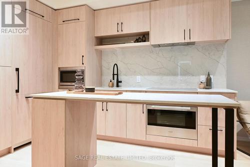 101 - 109 Erskine Avenue, Toronto, ON - Indoor Photo Showing Kitchen