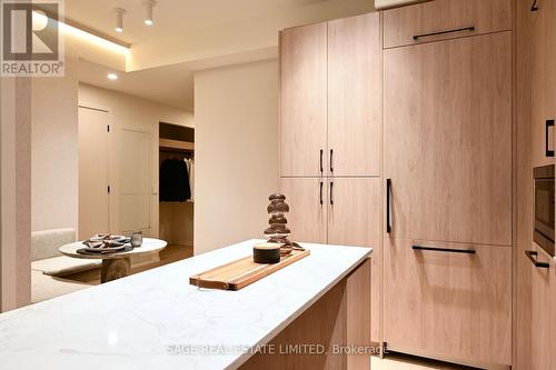 101 - 109 Erskine Avenue, Toronto, ON - Indoor Photo Showing Kitchen