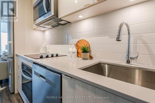 2401 E - 70 Princess Street, Toronto, ON - Indoor Photo Showing Kitchen