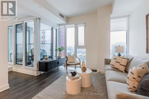 2401 E - 70 Princess Street, Toronto, ON - Indoor Photo Showing Living Room