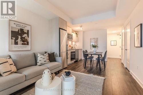 2401 E - 70 Princess Street, Toronto, ON - Indoor Photo Showing Living Room