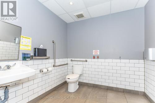 22B - 22 Bathurst Street, Toronto, ON 