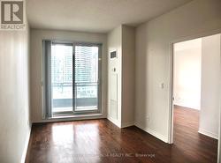 909 - 18 HOLMES AVENUE  Toronto, ON M2N 0E1