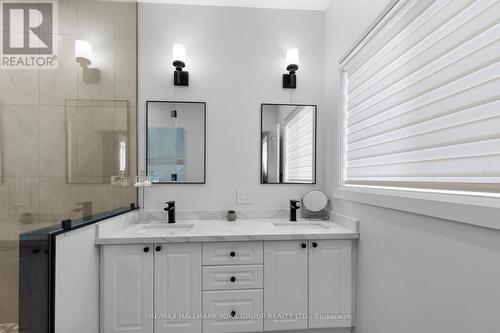 18 Todd Drive, Barrie, ON - Indoor Photo Showing Bathroom