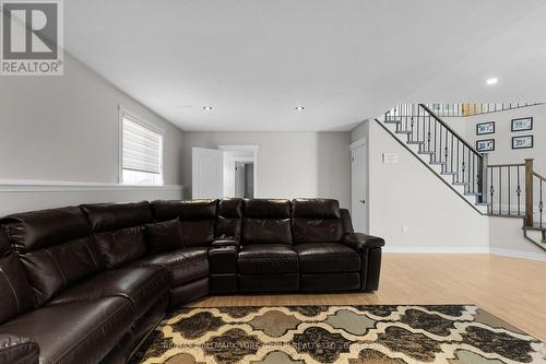 18 Todd Drive, Barrie, ON - Indoor Photo Showing Living Room