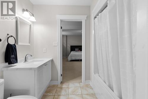 18 Todd Drive, Barrie, ON - Indoor Photo Showing Bathroom