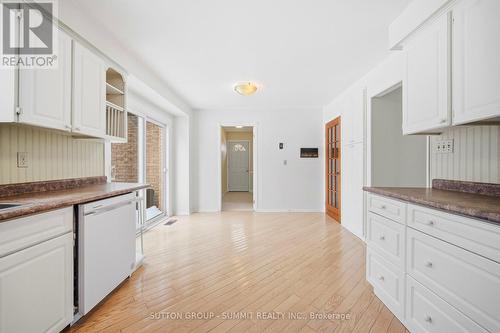 506 Petticoat Lane, Pickering, ON - Indoor Photo Showing Kitchen