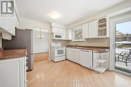 506 Petticoat Lane, Pickering, ON - Indoor Photo Showing Kitchen