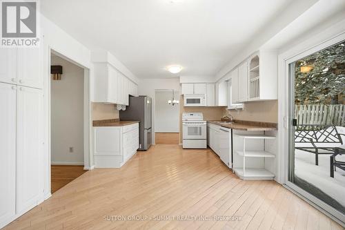 506 Petticoat Lane, Pickering, ON - Indoor Photo Showing Kitchen