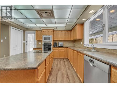 1086 Seven Mile Road, Princeton, BC - Indoor Photo Showing Kitchen With Double Sink