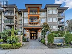 310 3156 DAYANEE SPRINGS BOULEVARD  Coquitlam, BC V3E 0B7
