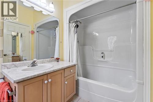 5114 Meadowood Lane, Beamsville, ON - Indoor Photo Showing Bathroom