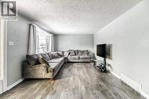 2088 Pilon Street, Chelmsford, ON - Indoor Photo Showing Living Room