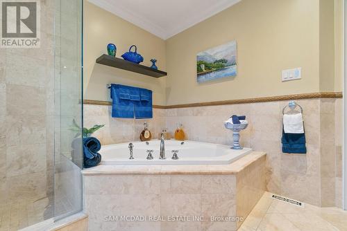 1522 Glenhill Crescent, Mississauga, ON - Indoor Photo Showing Bathroom
