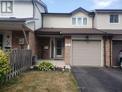 551 DORCHESTER DRIVE Oshawa, ON L1J 6L3