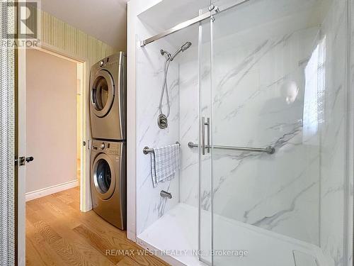 20 Foxwood Grove, Toronto, ON - Indoor Photo Showing Laundry Room