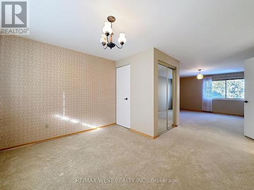 20 Foxwood Grove, Toronto, ON - Indoor Photo Showing Other Room