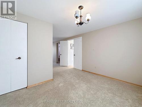 20 Foxwood Grove, Toronto, ON - Indoor Photo Showing Other Room