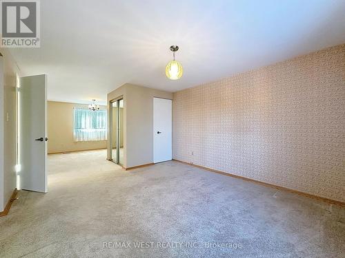 20 Foxwood Grove, Toronto, ON - Indoor Photo Showing Other Room