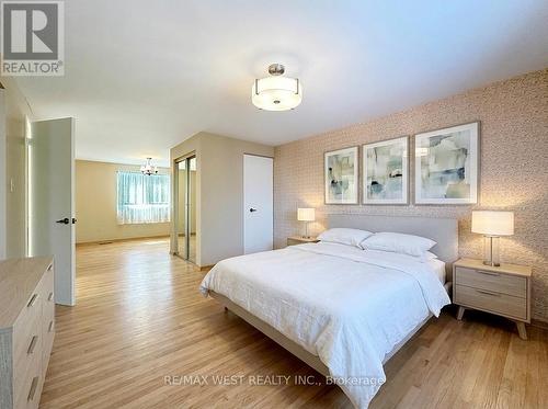 20 Foxwood Grove, Toronto, ON - Indoor Photo Showing Bedroom